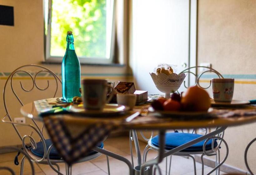 Студио Стандарт Вид на Сад, B&b Il Rovere