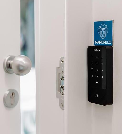 带阳台的豪华间, Anjoy&bleev Rooms