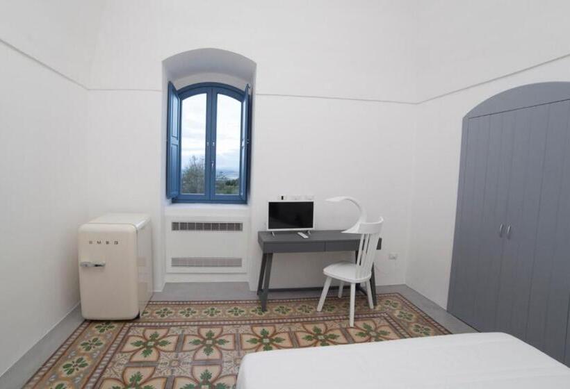 חדר משפחתי, La Casa Di Gioia