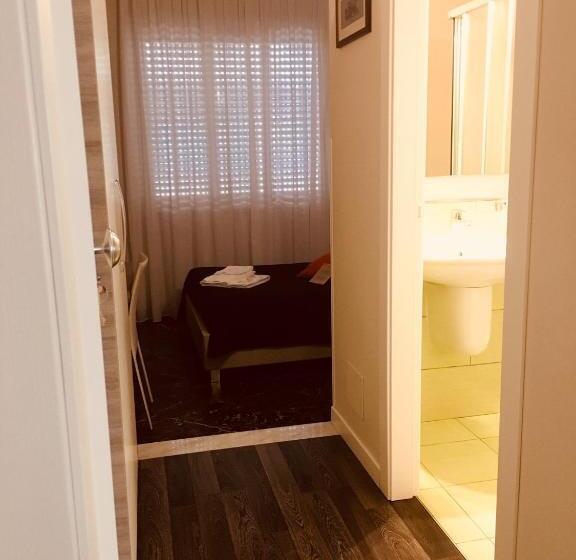 غرفة كومفورت فردية, Emme B&b