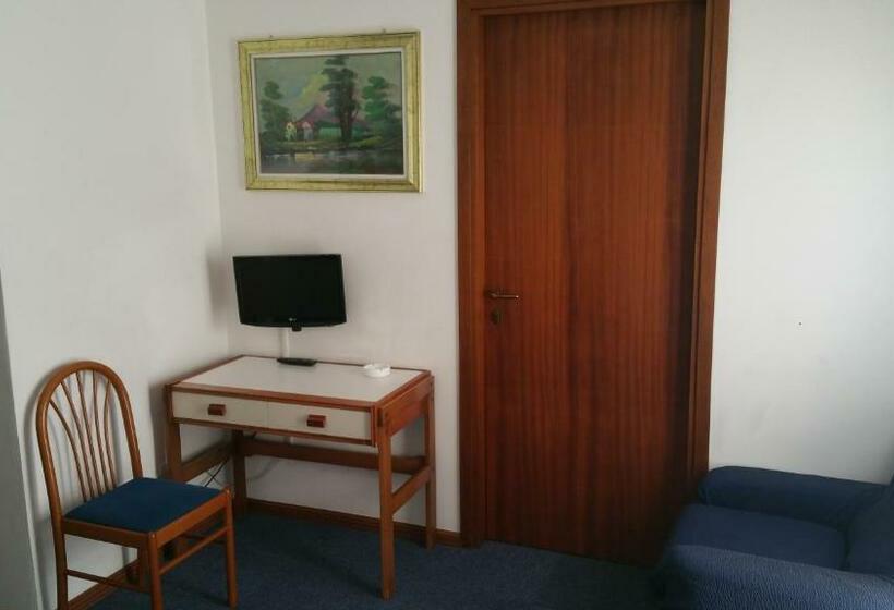 غرفة قياسية فردية, Capri