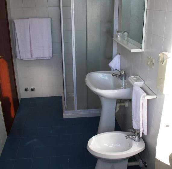 غرفة قياسية فردية, Capri