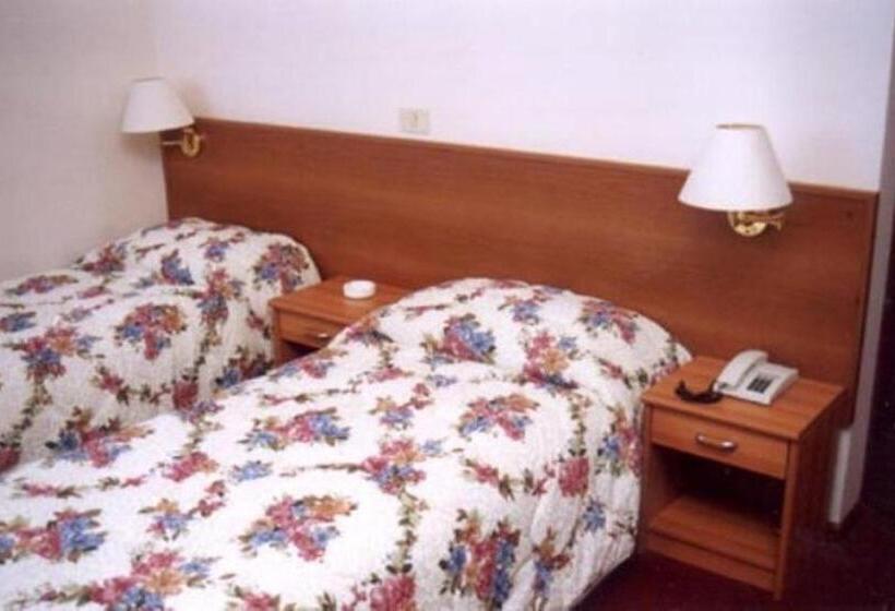 غرفة قياسية ثلاثية, Capri