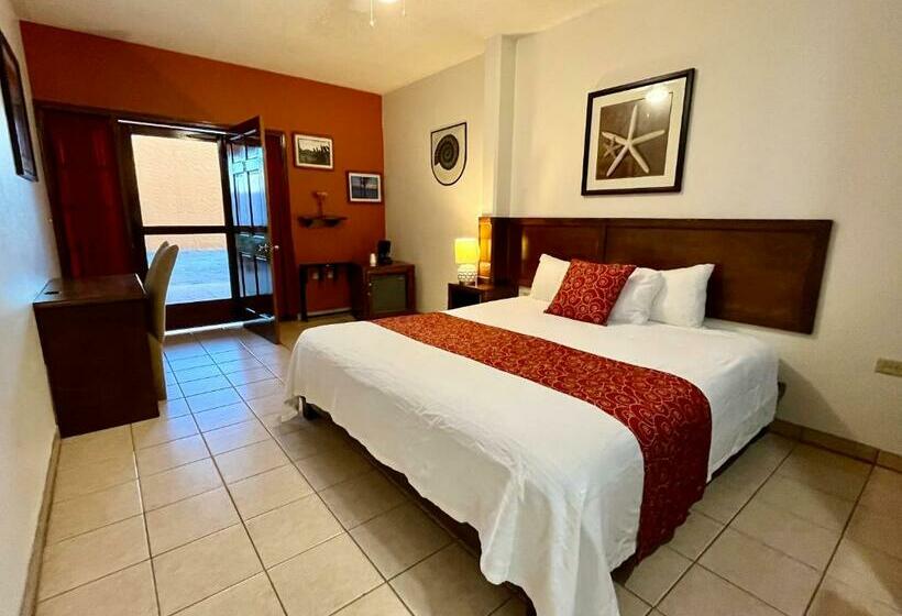 جناح جونيور, Los Caracoles