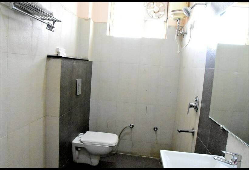 Номер Deluxe, Midtown Grand