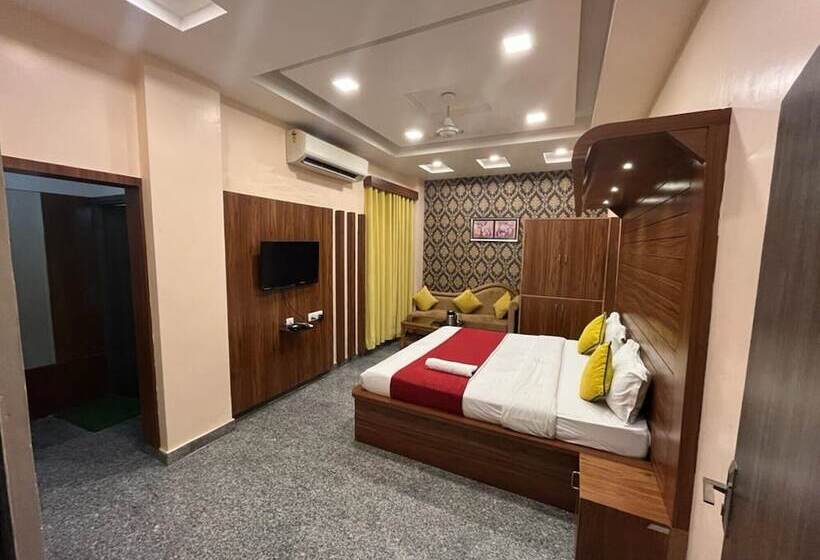 Номер Deluxe, Midtown Grand