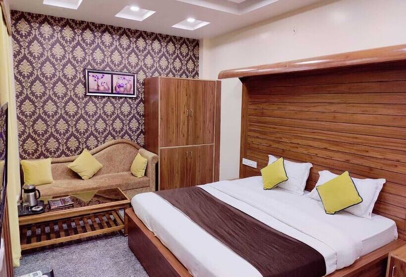 Номер Deluxe, Midtown Grand