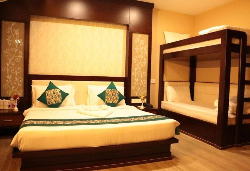 اتاق خانوادگی, The Landmark