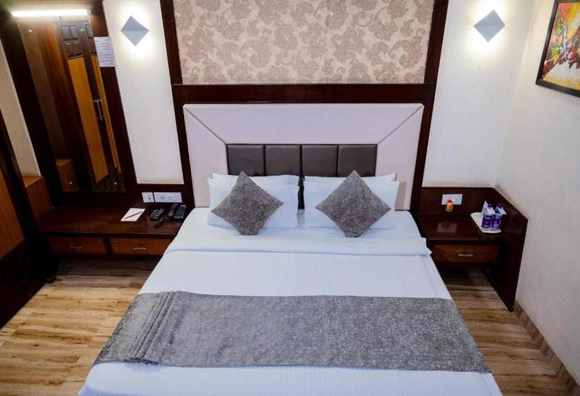 اتاق لوکس, The Landmark