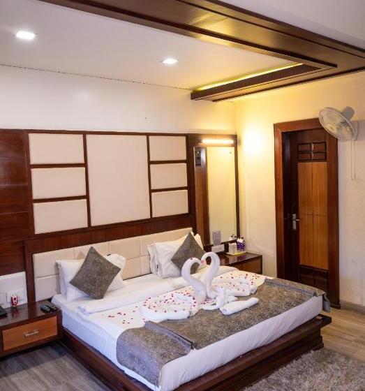 سوییت, The Landmark