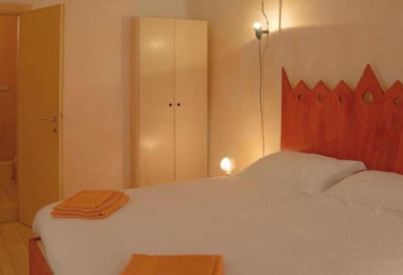 Четырехместный Номер Стандарт, La Tata B&b