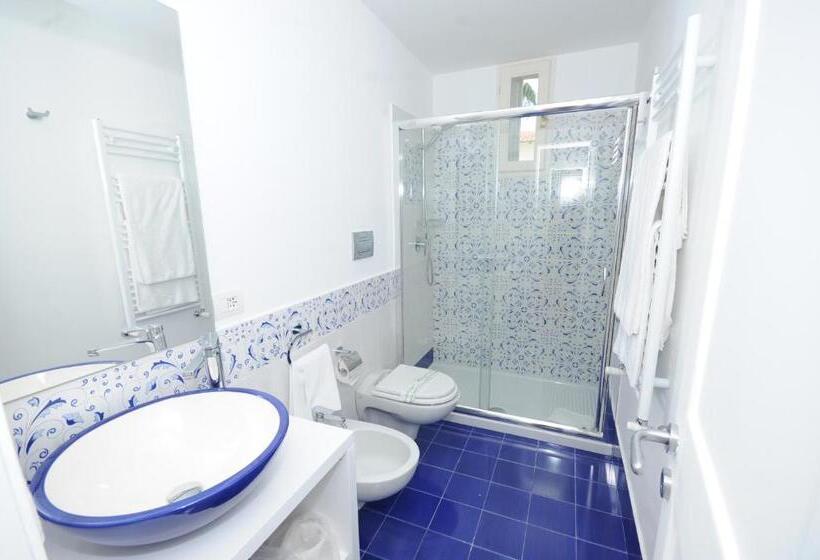 חדר דלוקס עם מרפסת נוף לים, Maremaris B&b