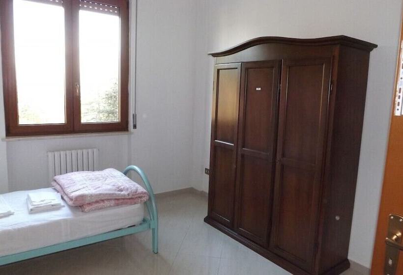 Bed in Shared Room with Shared Bathroom, Ostello Il Volto