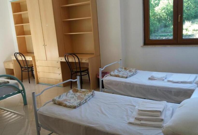 اتاق استاندارد سه نفره, Ostello Il Volto