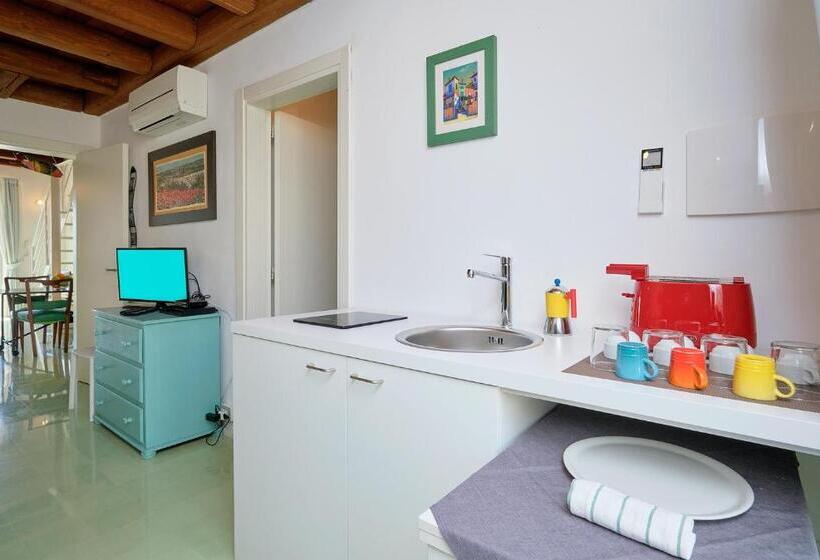 标准工作室, Petrantica Resort