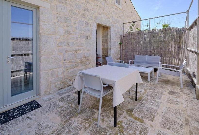 标准工作室, Petrantica Resort