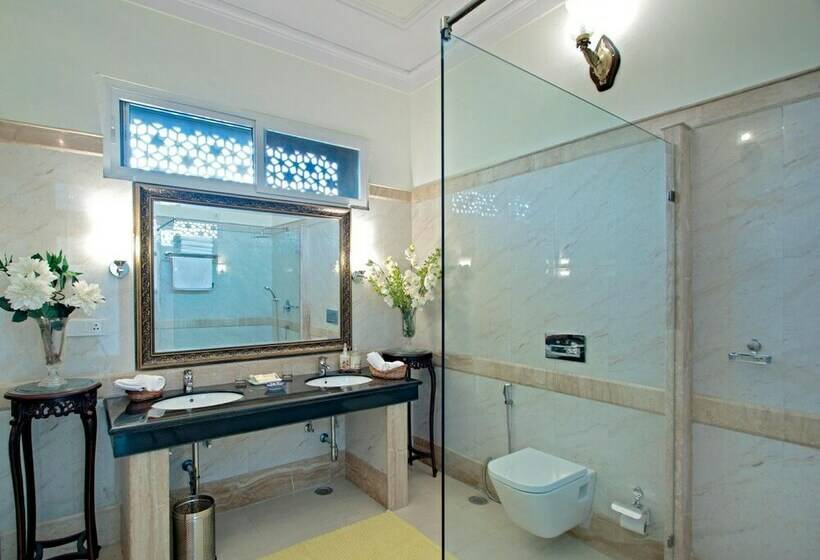 デラックスルーム, Khas Bagh