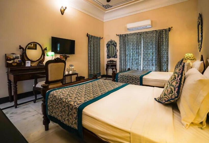 デラックスルーム, Khas Bagh