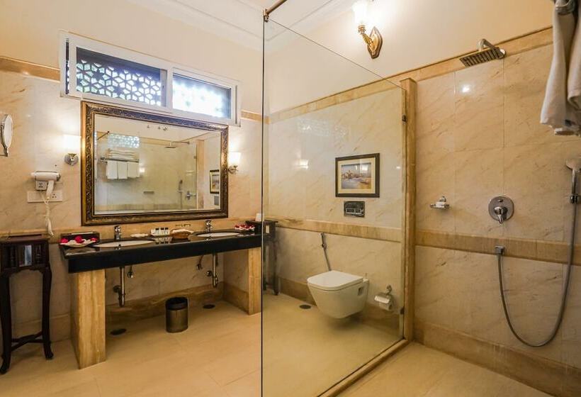 デラックスルーム, Khas Bagh