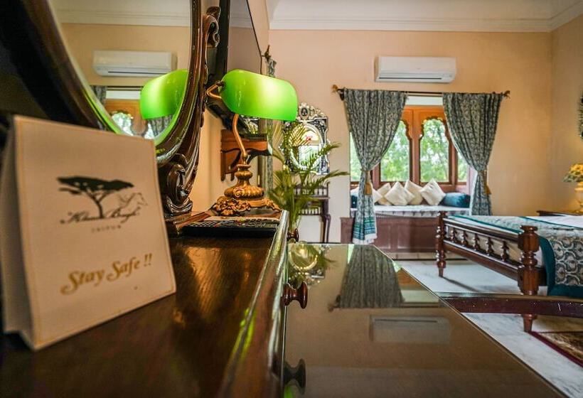 デラックスルーム, Khas Bagh