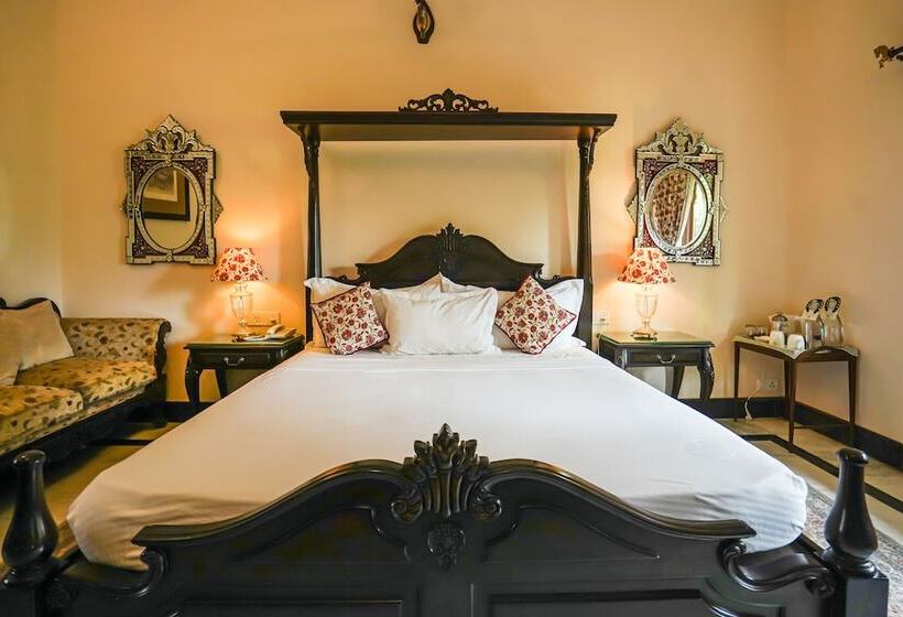 デラックスルーム, Khas Bagh