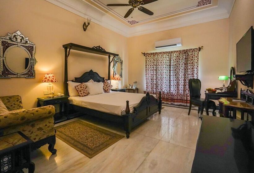 デラックスルーム, Khas Bagh