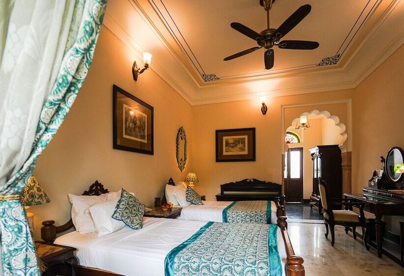 デラックスルーム, Khas Bagh