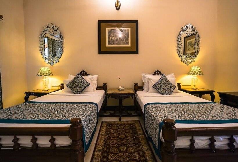 デラックスルーム, Khas Bagh