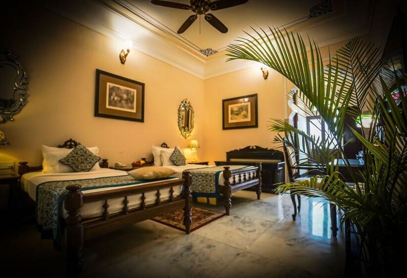 デラックスルーム, Khas Bagh