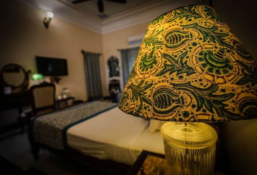 デラックスルーム, Khas Bagh