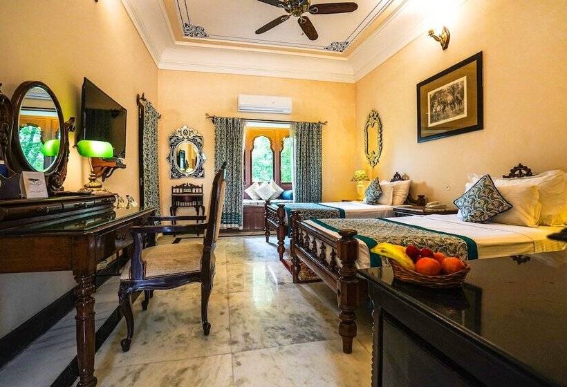 デラックスルーム, Khas Bagh