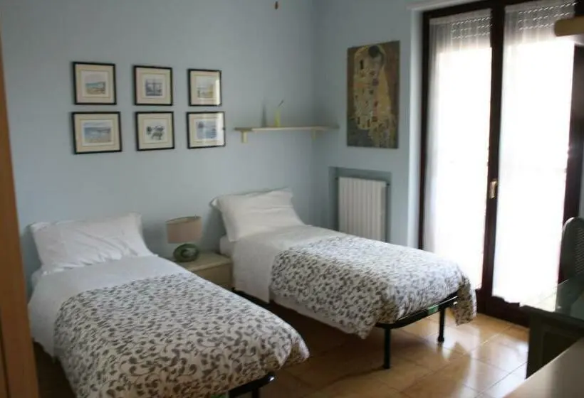 اتاق استاندارد با چشم‌انداز باغ, B&b Verdegiada