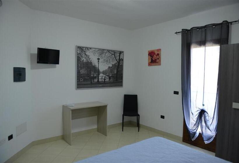 חדר סטנדרט עם מיטת קינג, B&birs