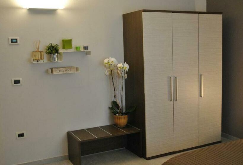 חדר דלוקס, Anda E Rianda