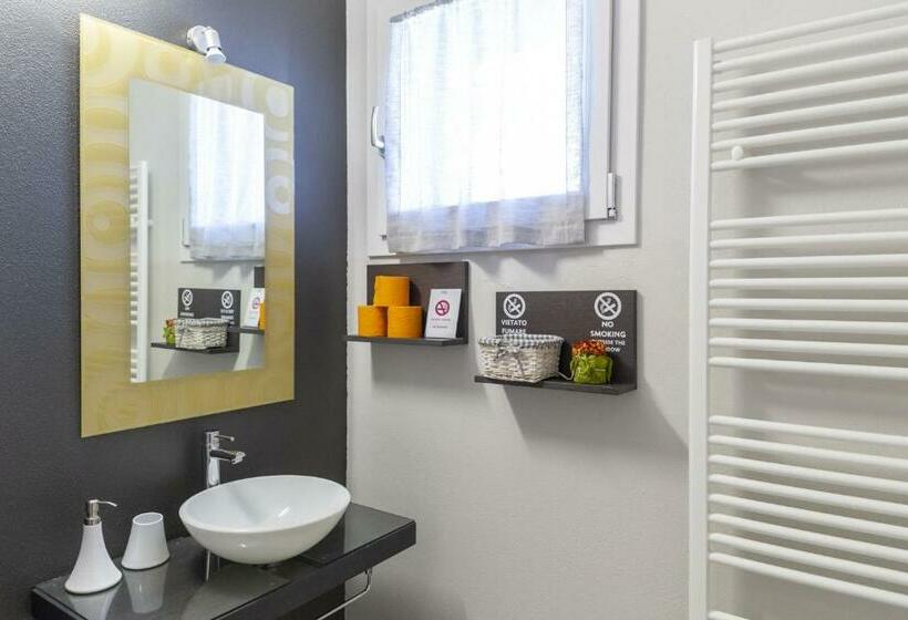 חדר דלוקס, Anda E Rianda