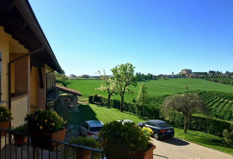 Номер Стандарт с Балконом, Cascina Cortine