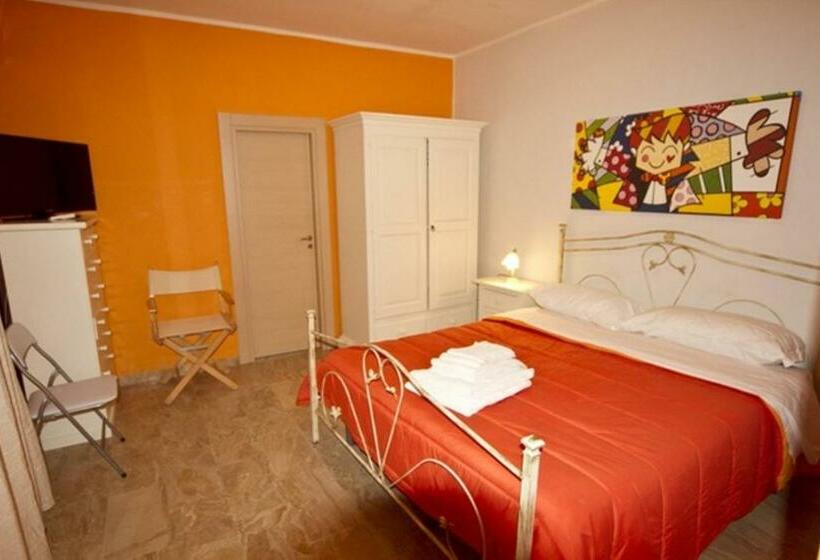 غرفة قياسية, La Marinella