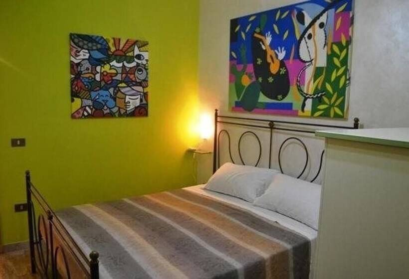 غرفة قياسية, La Marinella