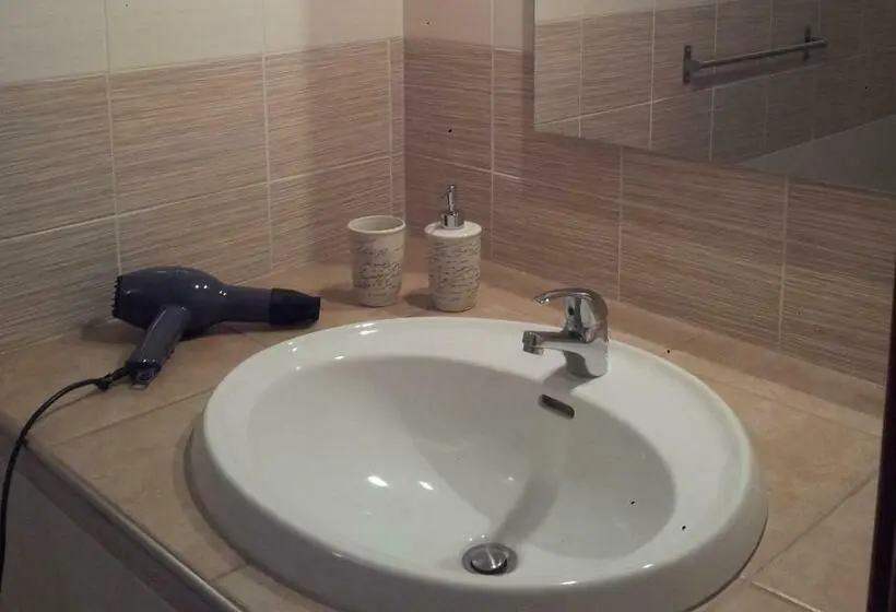 スタンダードスタジオ, Casa Caracciolo B&b