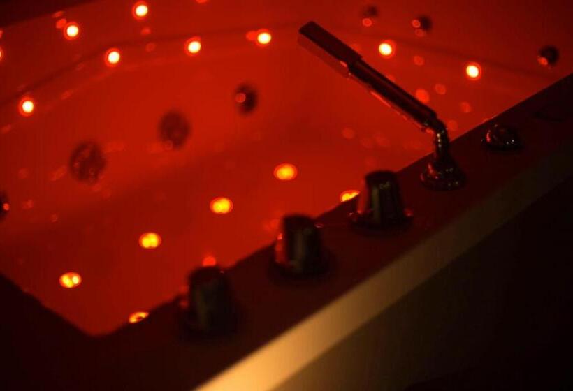 Deluxe Rum med Jacuzzi, Corte Rossetti Le Dimore Luxury B&b