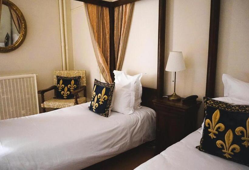 高级大房间, Hôtel Restaurant Le Manoir De Montesquiou