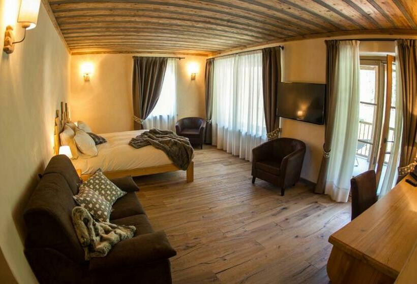 Superior Room with Terrace, Les Montagnards