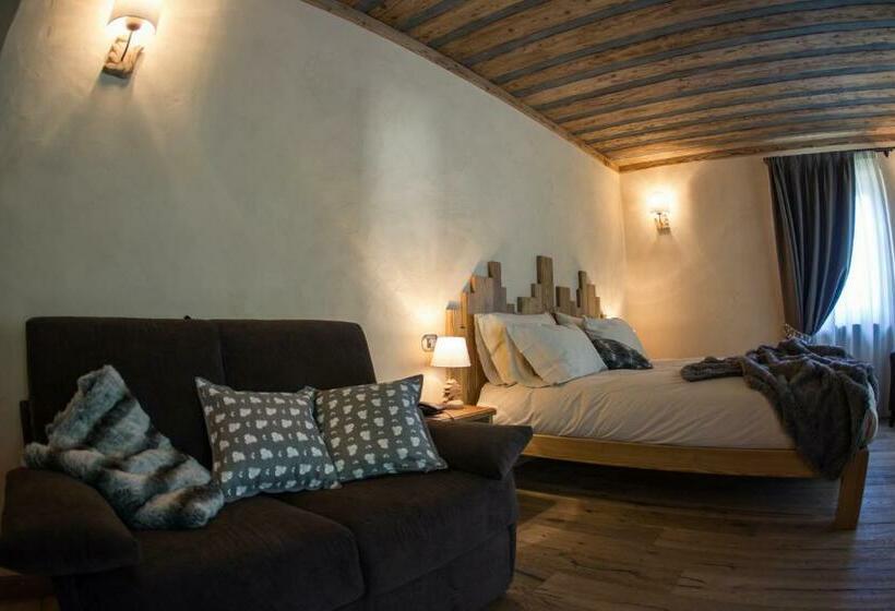 Superior Room with Terrace, Les Montagnards