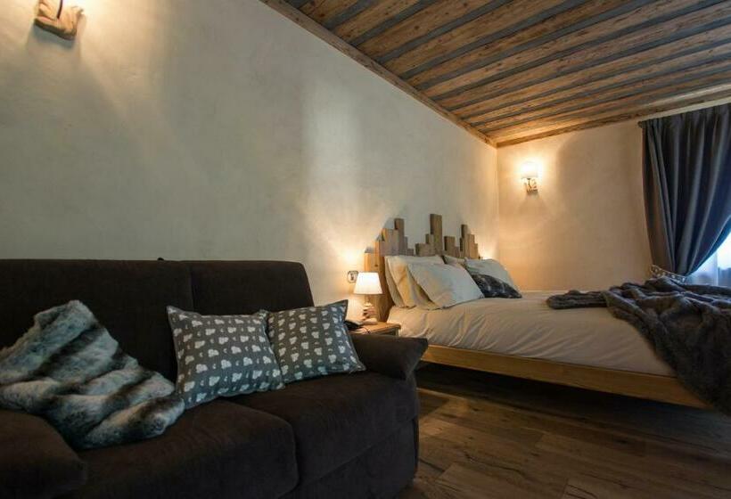 Superior Room with Terrace, Les Montagnards