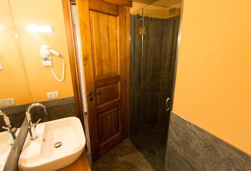 اتاق استاندارد با بالکن, Les Montagnards