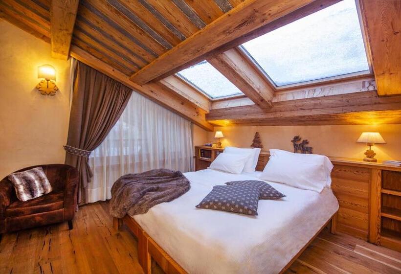 اتاق خانوادگی, Les Montagnards