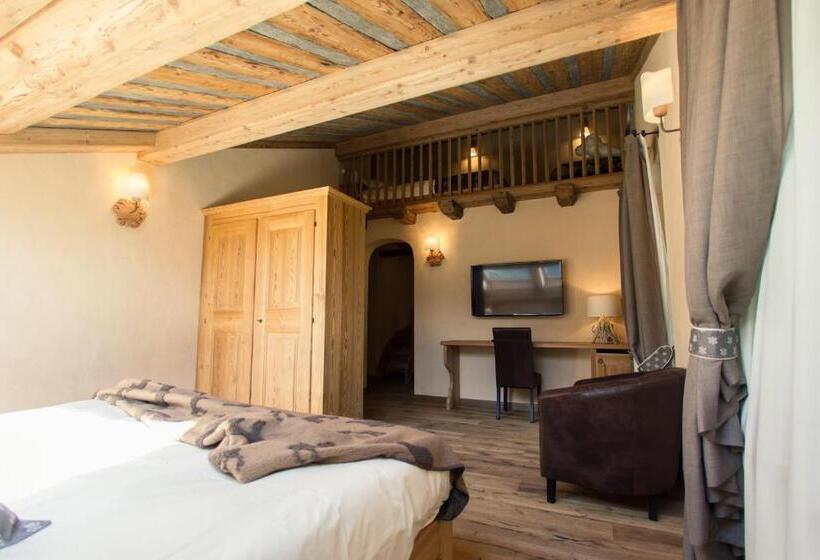 اتاق خانوادگی, Les Montagnards