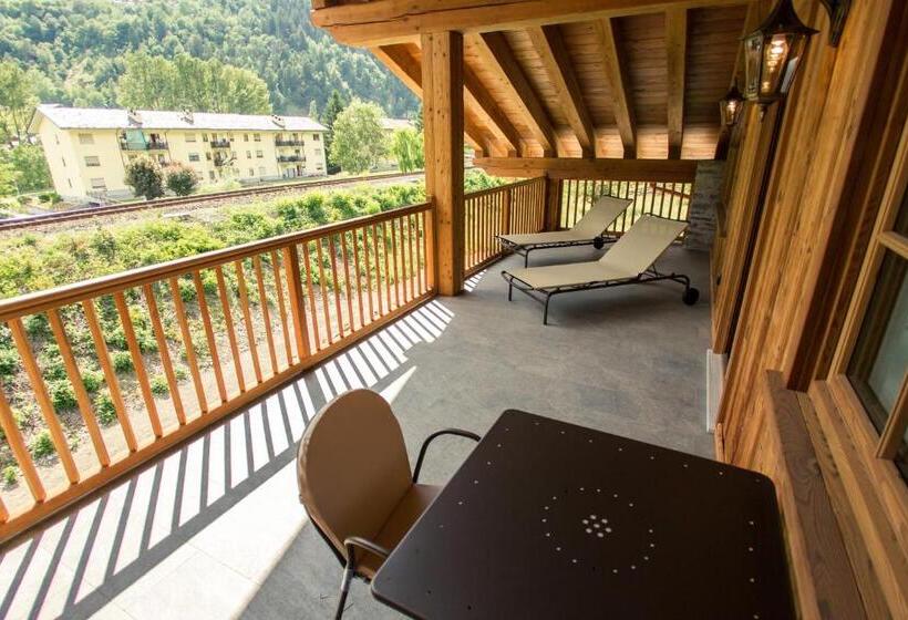 اتاق خانوادگی, Les Montagnards