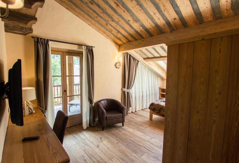 اتاق خانوادگی, Les Montagnards