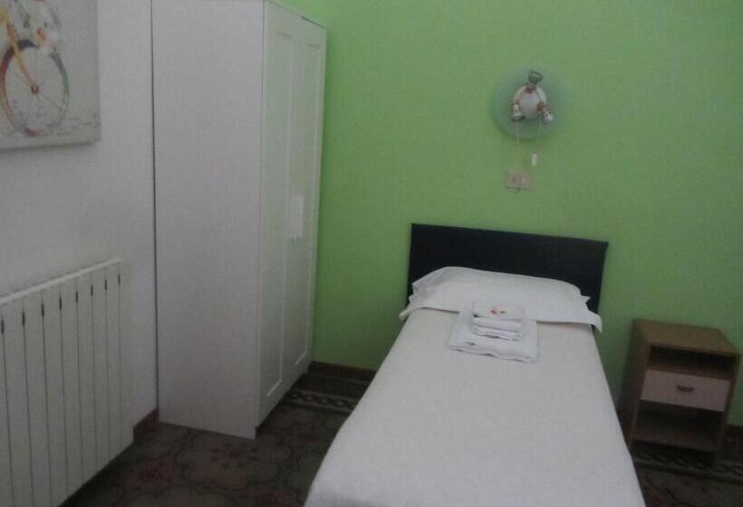 スタンダードシングルルーム, Mirafiori